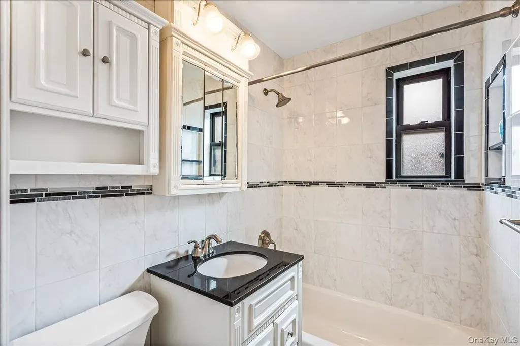 246-10 57 Drive Douglaston NY 11362