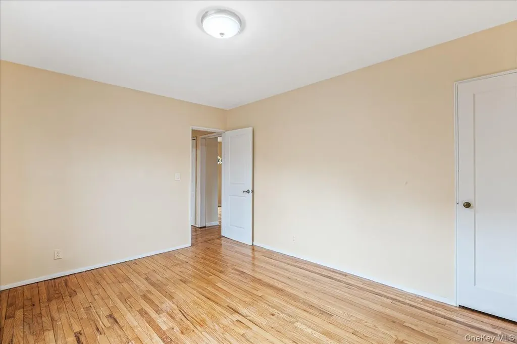 246-10 57 Drive Douglaston NY 11362