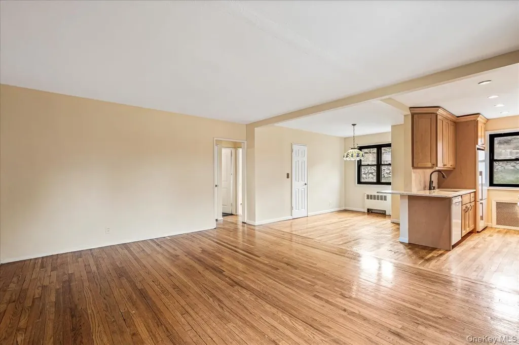 246-10 57 Drive Douglaston NY 11362
