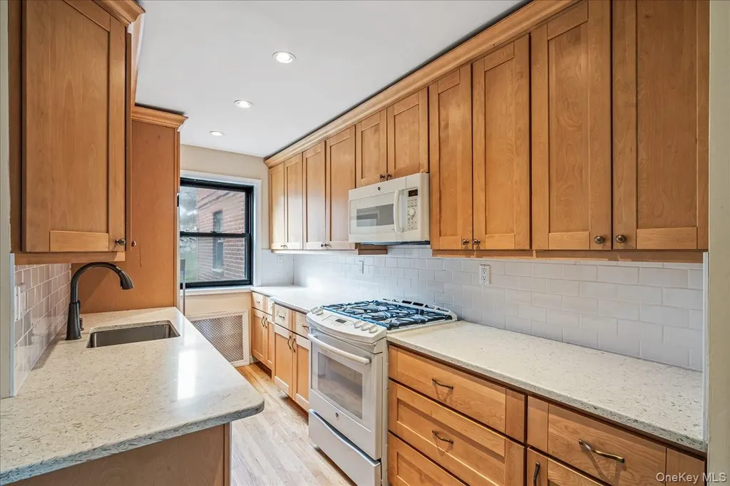 246-10 57 Drive Douglaston NY 11362