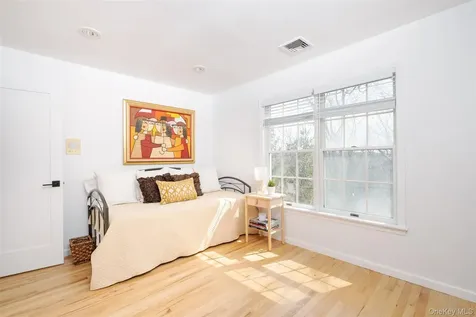 80 Deerhurst Road Scarsdale NY 10583