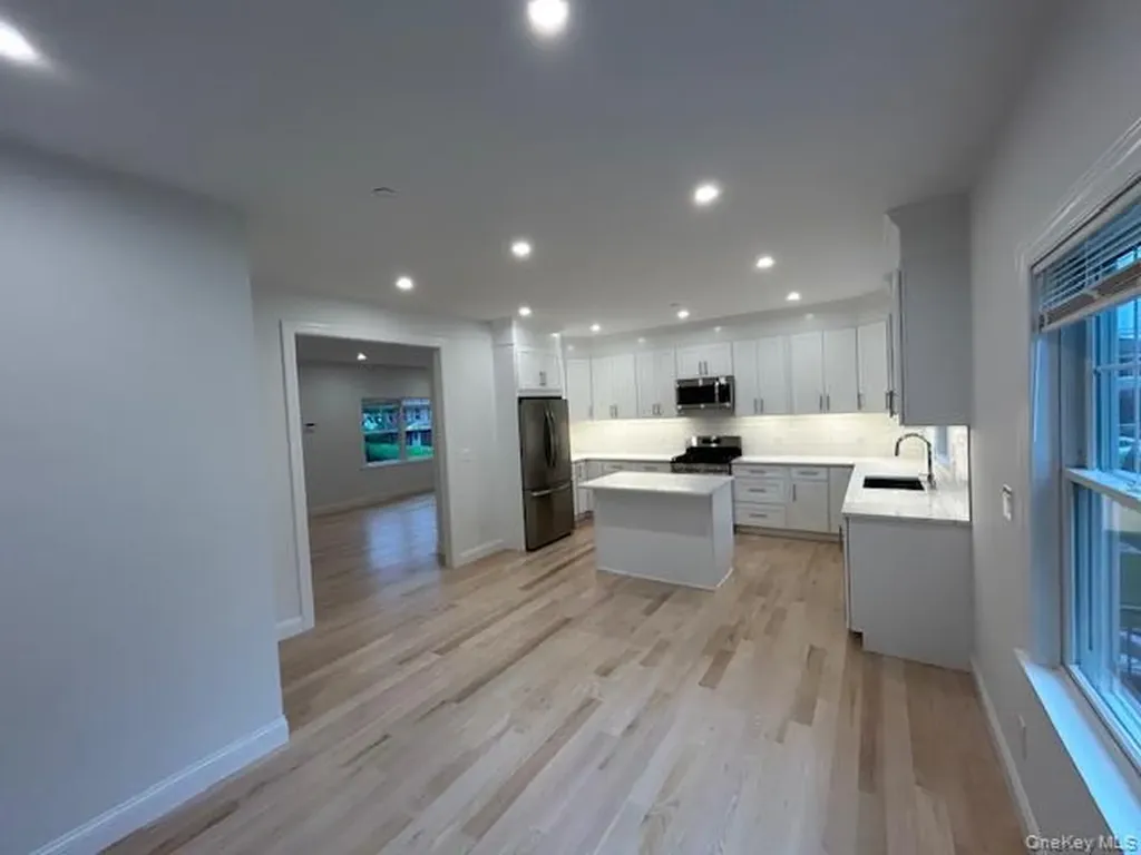 61 Adelphi Avenue Harrison NY 10528