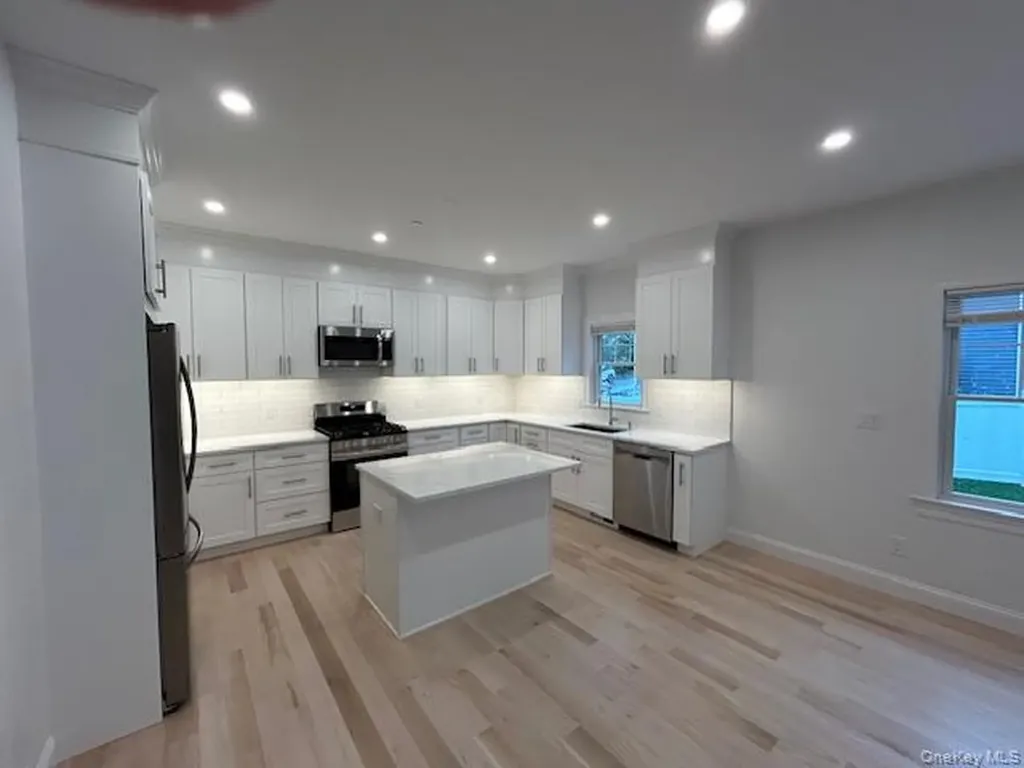 61 Adelphi Avenue Harrison NY 10528