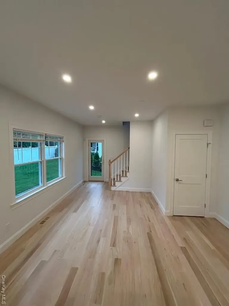 61 Adelphi Avenue Harrison NY 10528