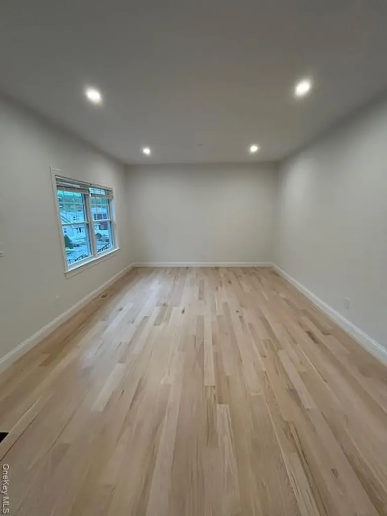 61 Adelphi Avenue Harrison NY 10528