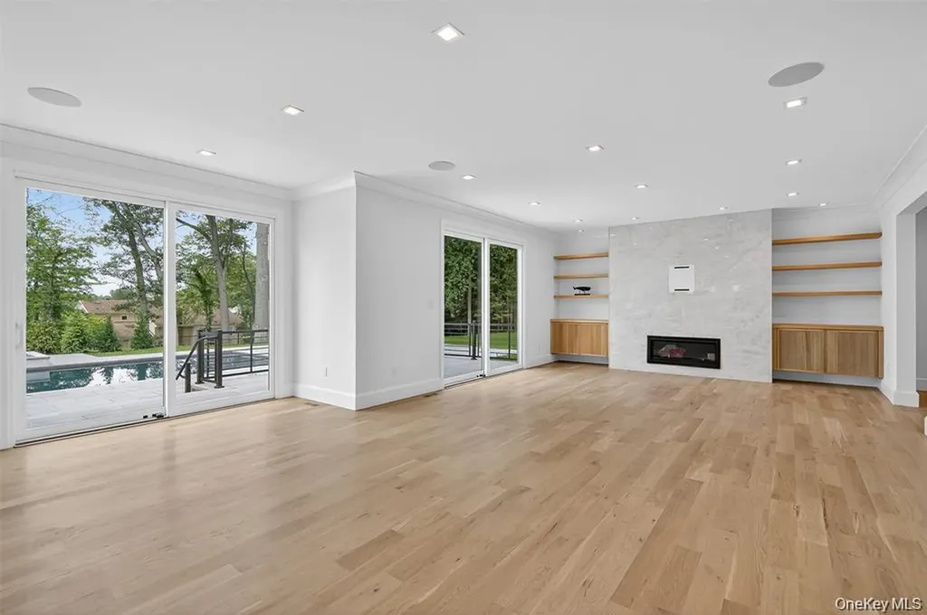 32 Pine Road Syosset NY 11791