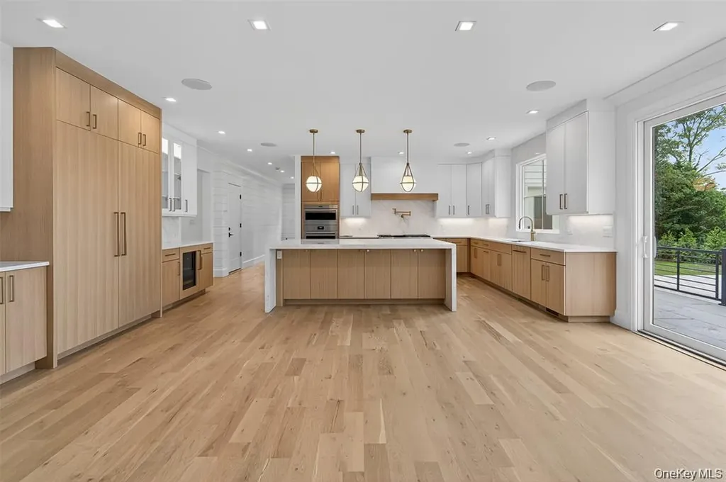 32 Pine Road Syosset NY 11791