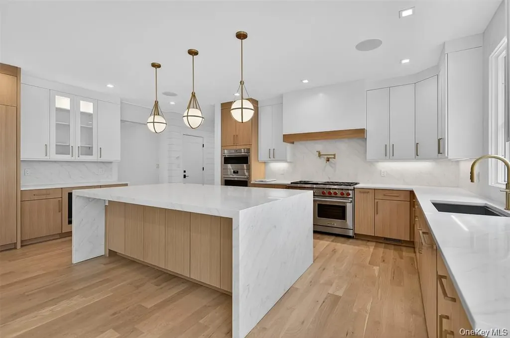 32 Pine Road Syosset NY 11791
