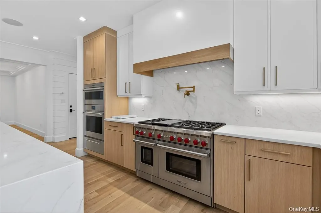 32 Pine Road Syosset NY 11791