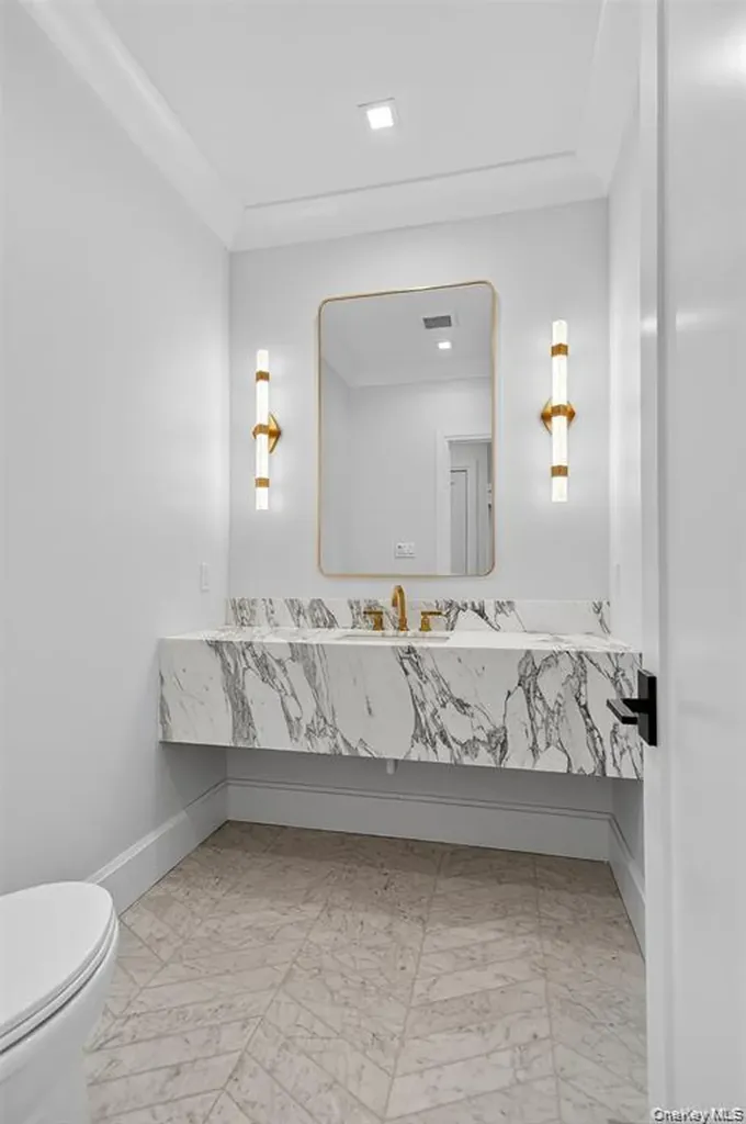 32 Pine Road Syosset NY 11791