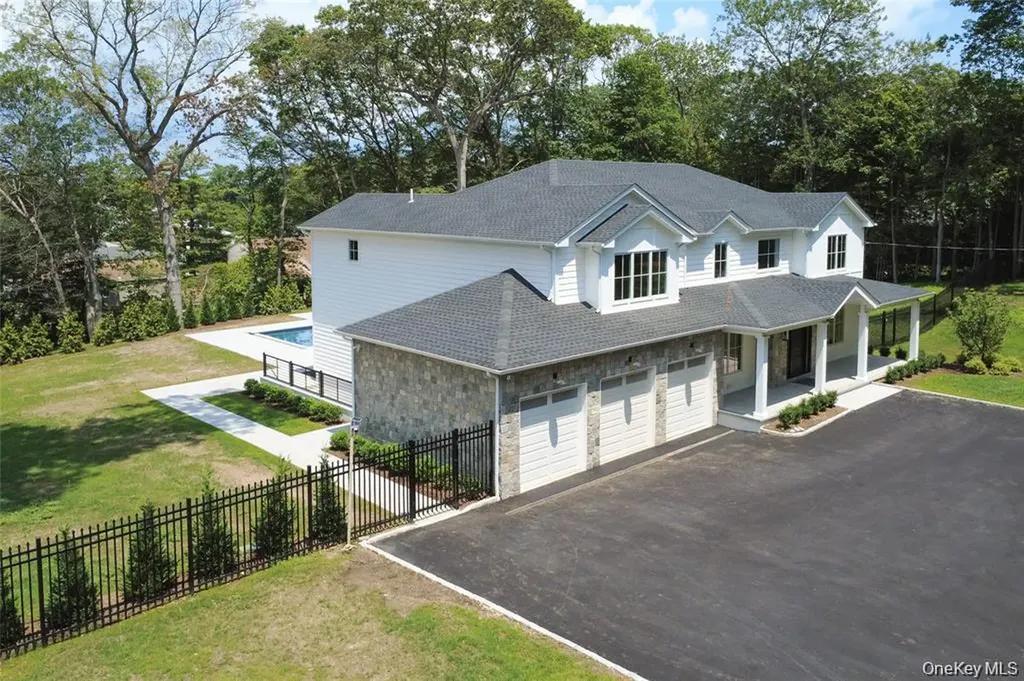 32 Pine Road Syosset NY 11791