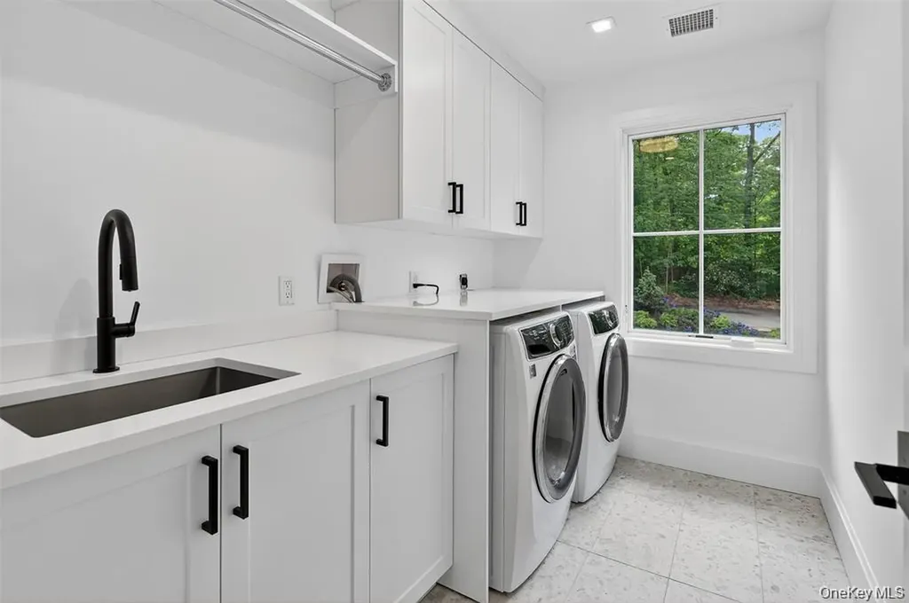 32 Pine Road Syosset NY 11791