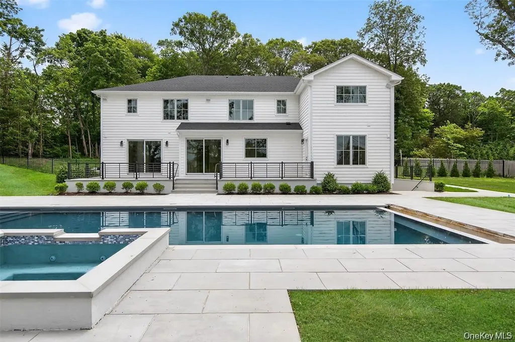 32 Pine Road Syosset NY 11791