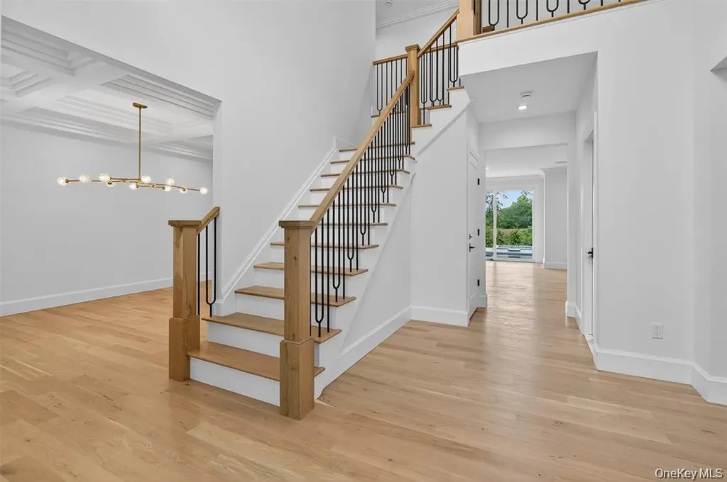 32 Pine Road Syosset NY 11791