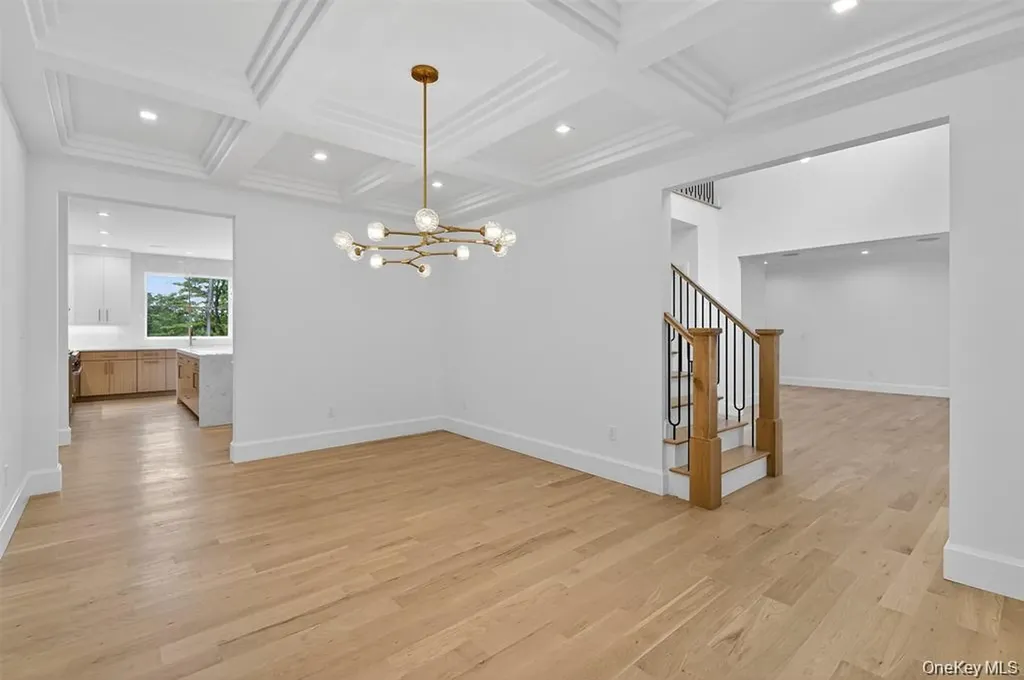 32 Pine Road Syosset NY 11791