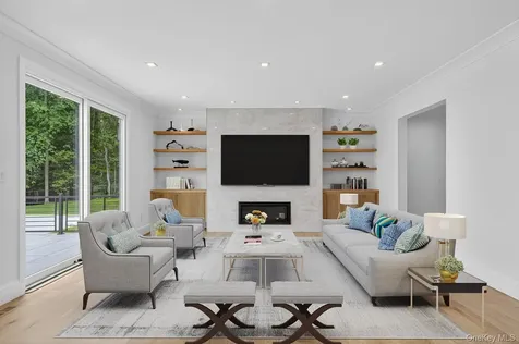 32 Pine Road Syosset NY 11791