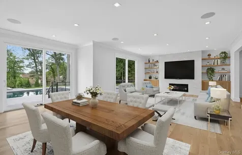 32 Pine Road Syosset NY 11791