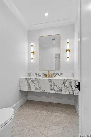32 Pine Road Syosset NY 11791