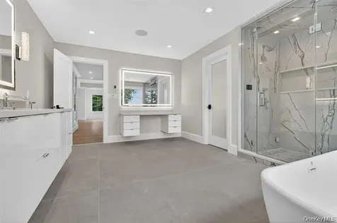 32 Pine Road Syosset NY 11791