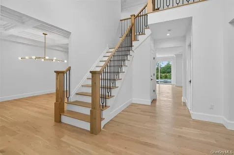 32 Pine Road Syosset NY 11791
