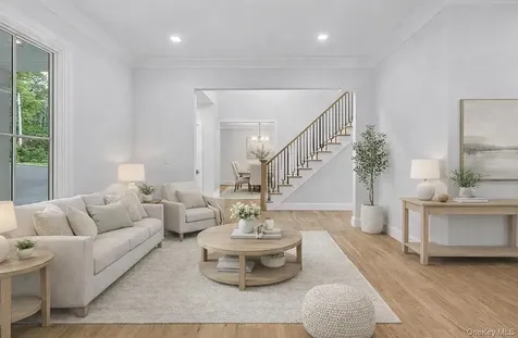 32 Pine Road Syosset NY 11791