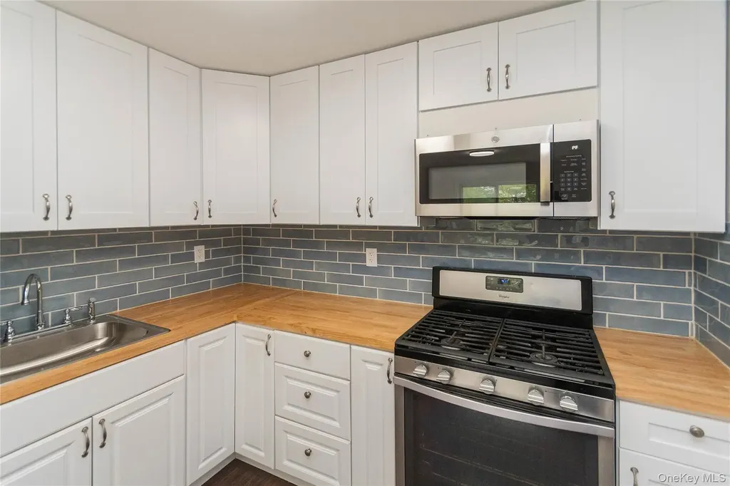 11 Fishkill Glen Fishkill NY 12524