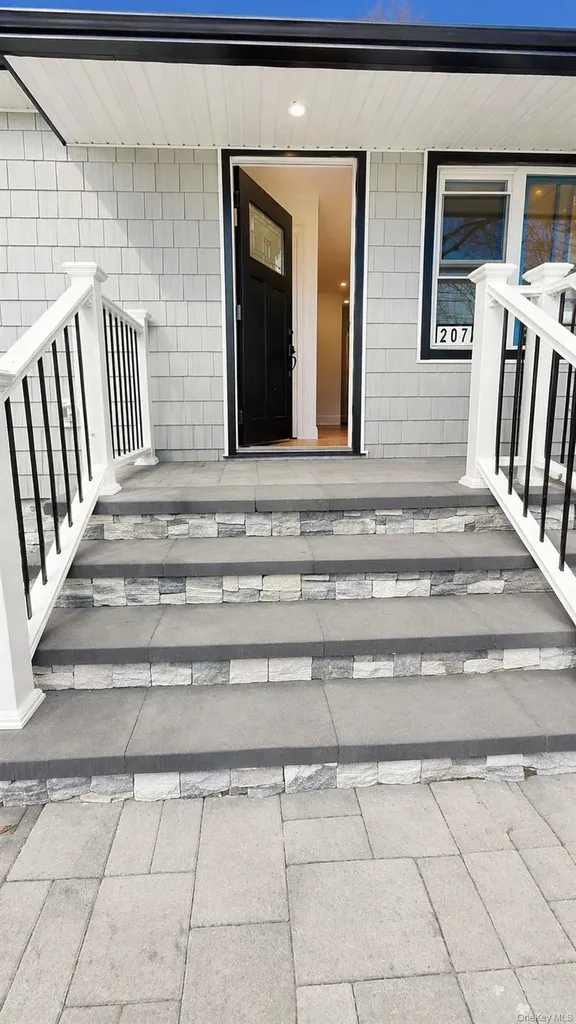 207 Wright Street Westbury NY 11590