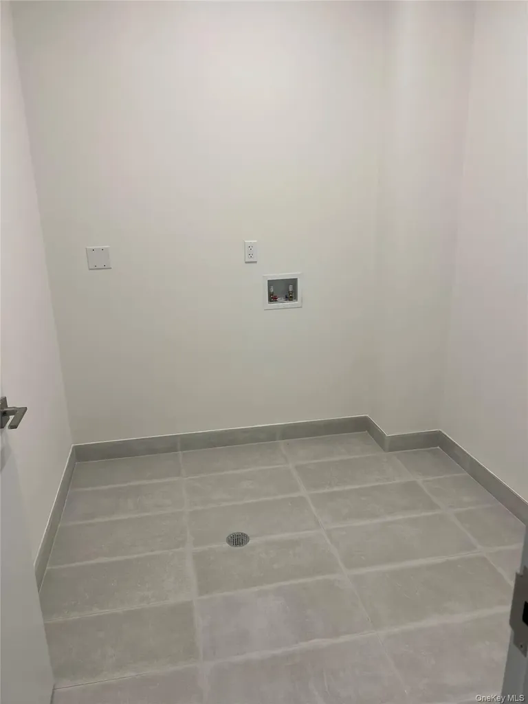 518 Thatford Avenue Brooklyn NY 11212