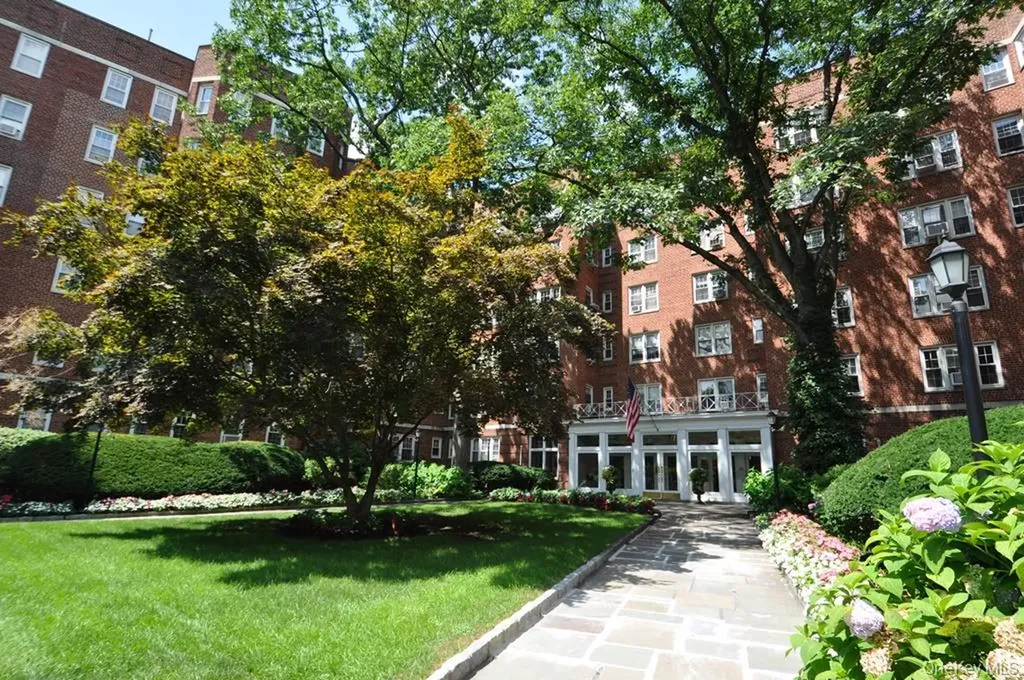 949 Palmer Road Bronxville NY 10708
