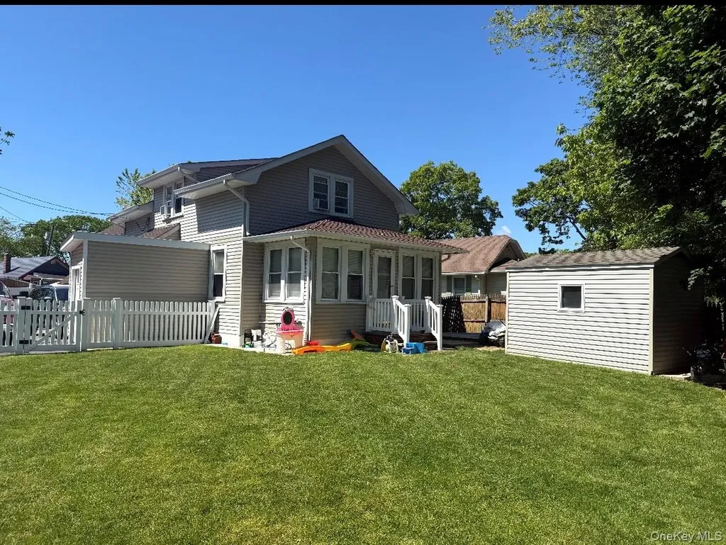 75A Muncy Avenue West Babylon NY 11704