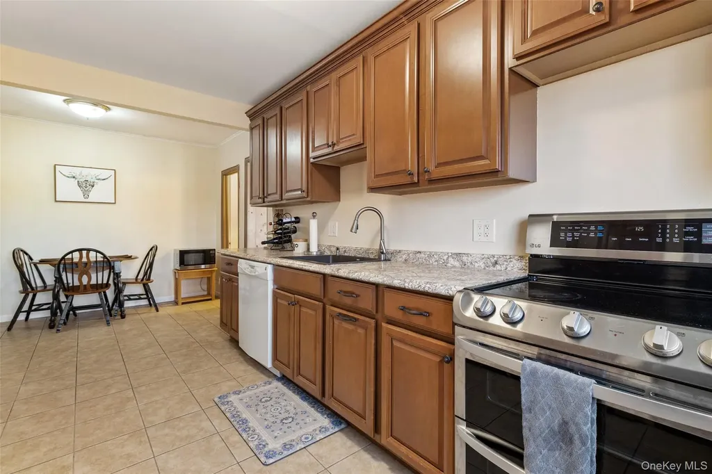 16 Hillside Terrace Mahopac NY 10541