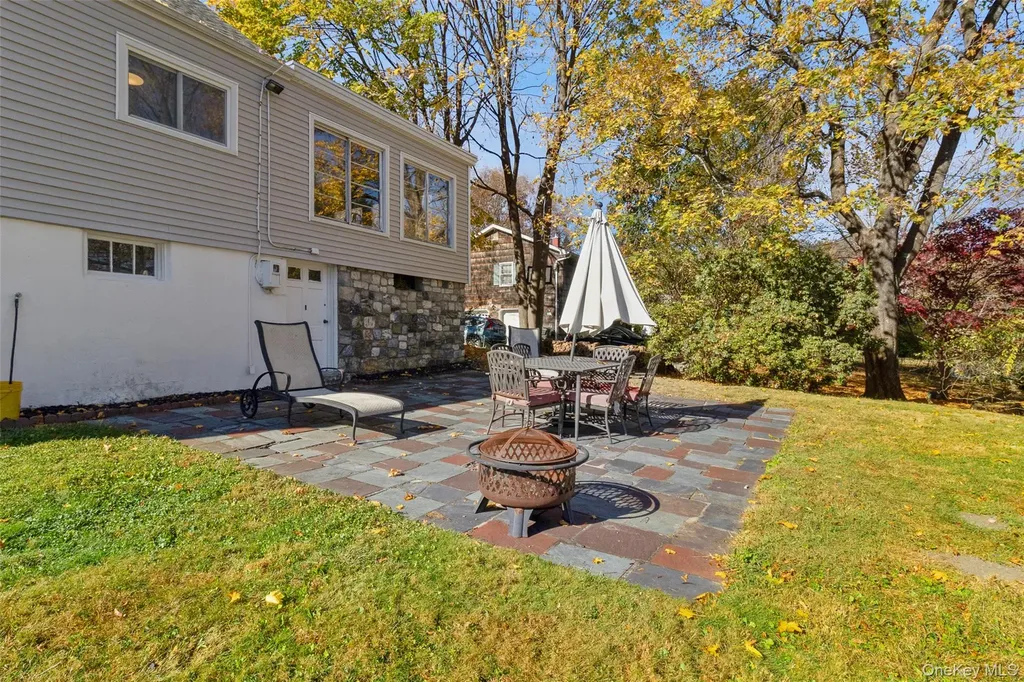 16 Hillside Terrace Mahopac NY 10541