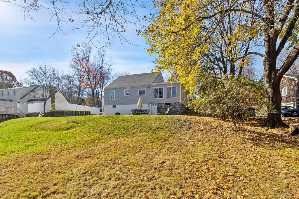 16 Hillside Terrace Mahopac NY 10541