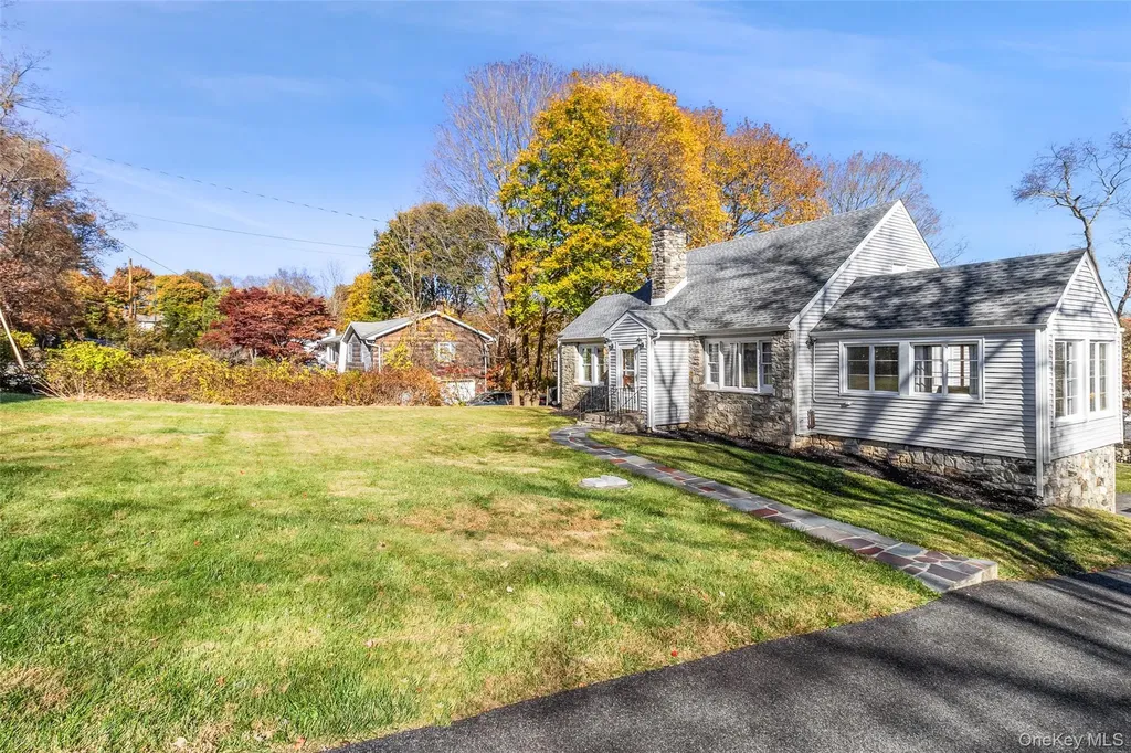 16 Hillside Terrace Mahopac NY 10541