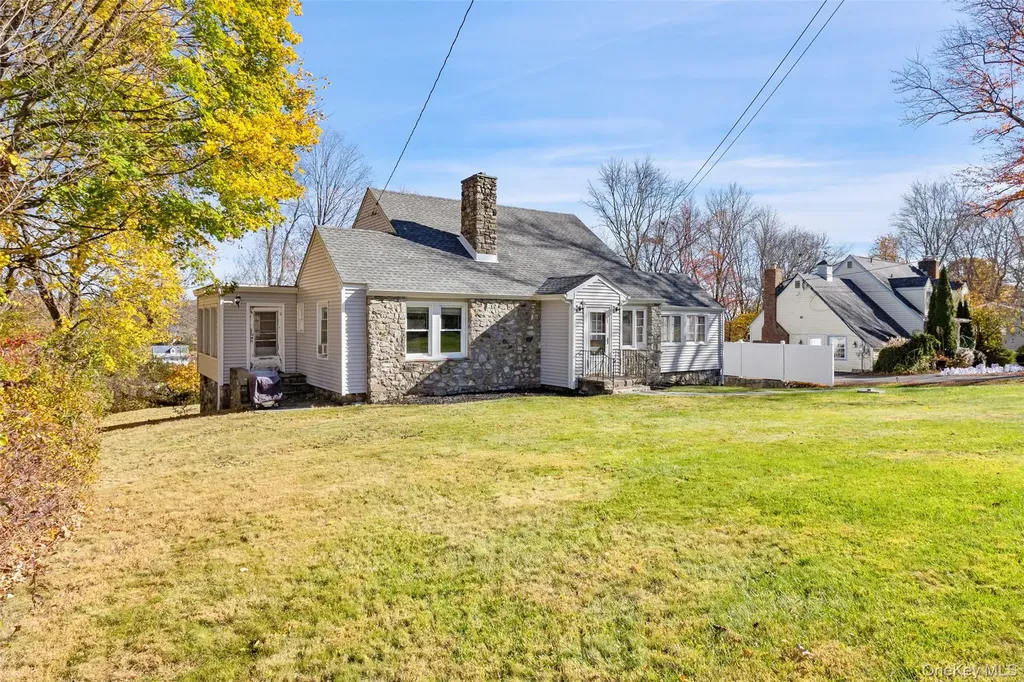 16 Hillside Terrace Mahopac NY 10541