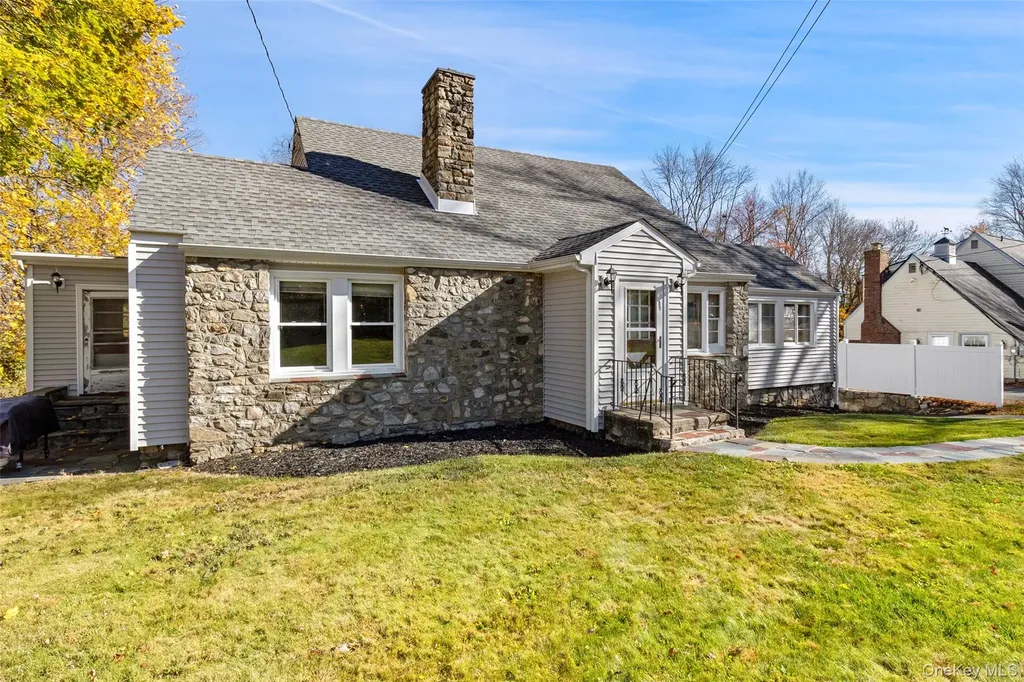 16 Hillside Terrace Mahopac NY 10541