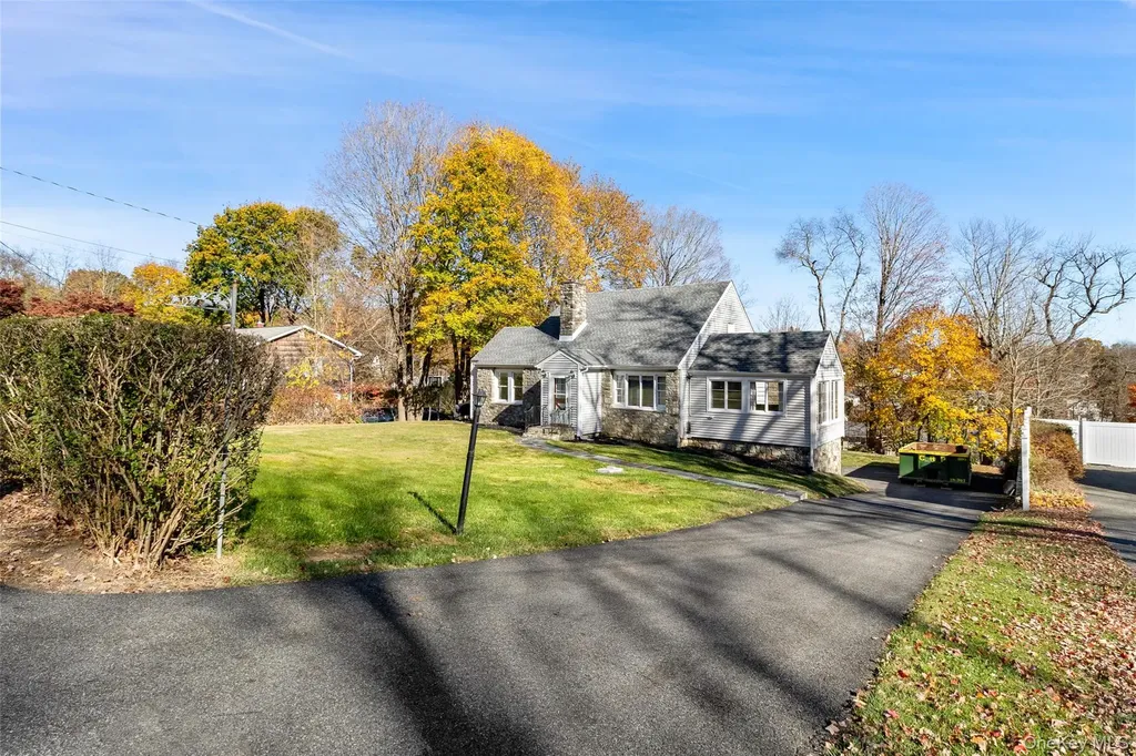 16 Hillside Terrace Mahopac NY 10541