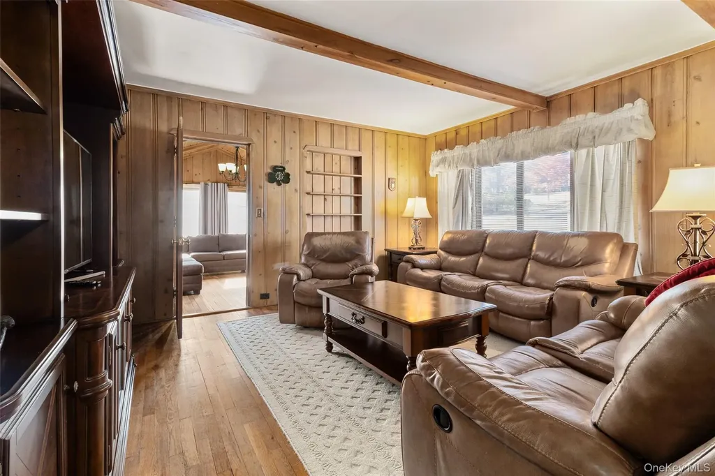 16 Hillside Terrace Mahopac NY 10541
