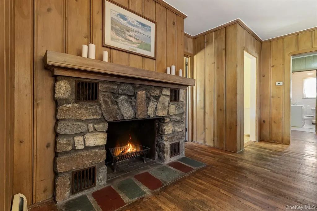 16 Hillside Terrace Mahopac NY 10541