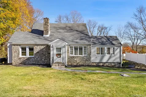 16 Hillside Terrace Mahopac NY 10541