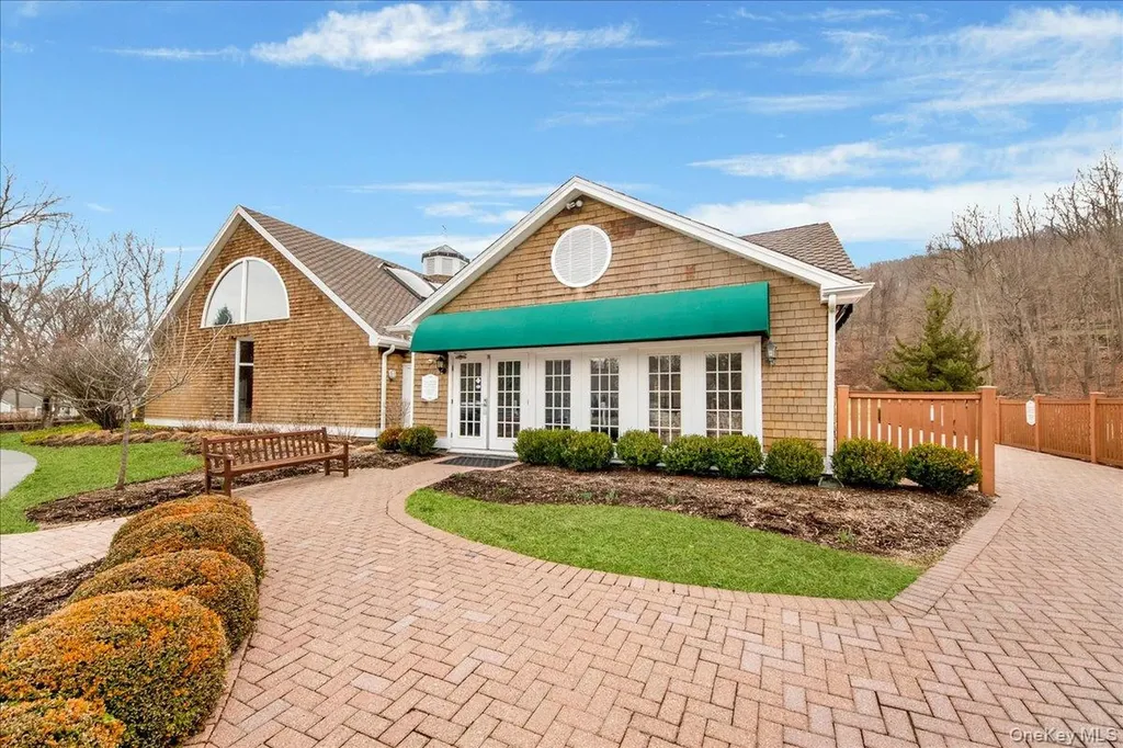 57 Old Town Crossing Mount Kisco NY 10549