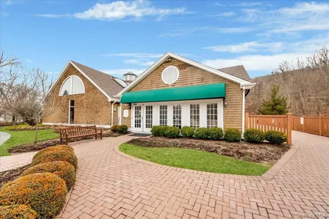 57 Old Town Crossing Mount Kisco NY 10549