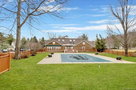 57 Old Town Crossing Mount Kisco NY 10549