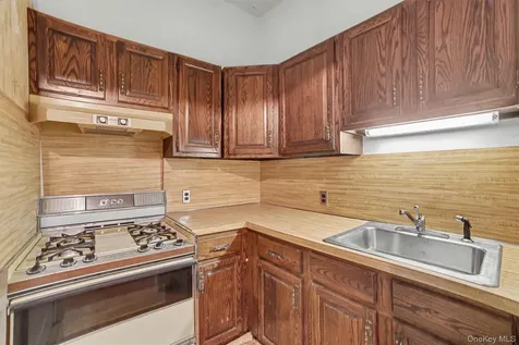 61 Fairview Avenue Tarrytown NY 10591