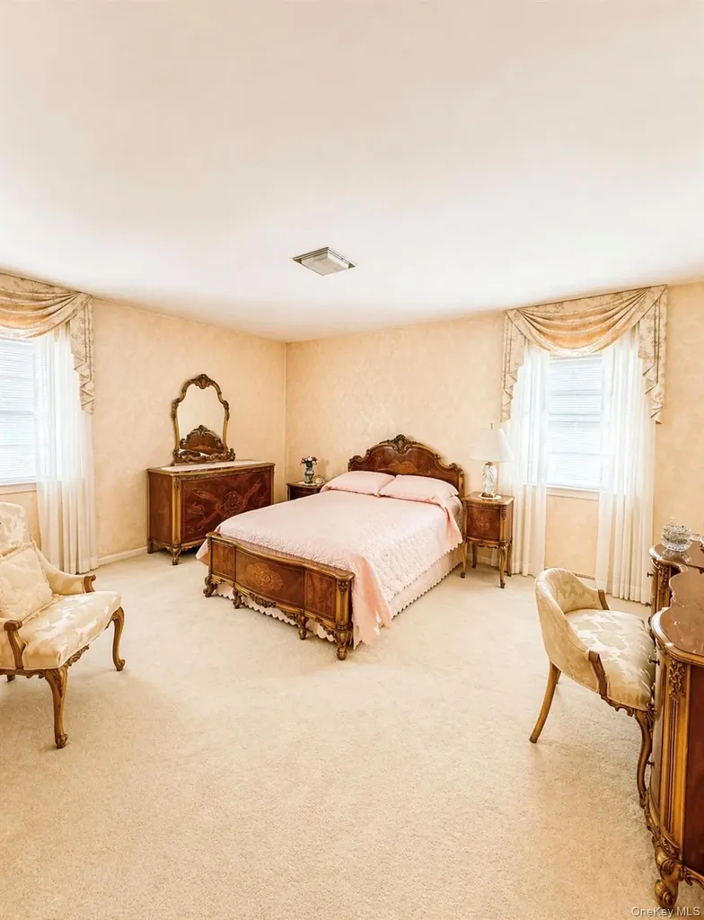 1209 Hempstead Avenue Malverne NY 11565