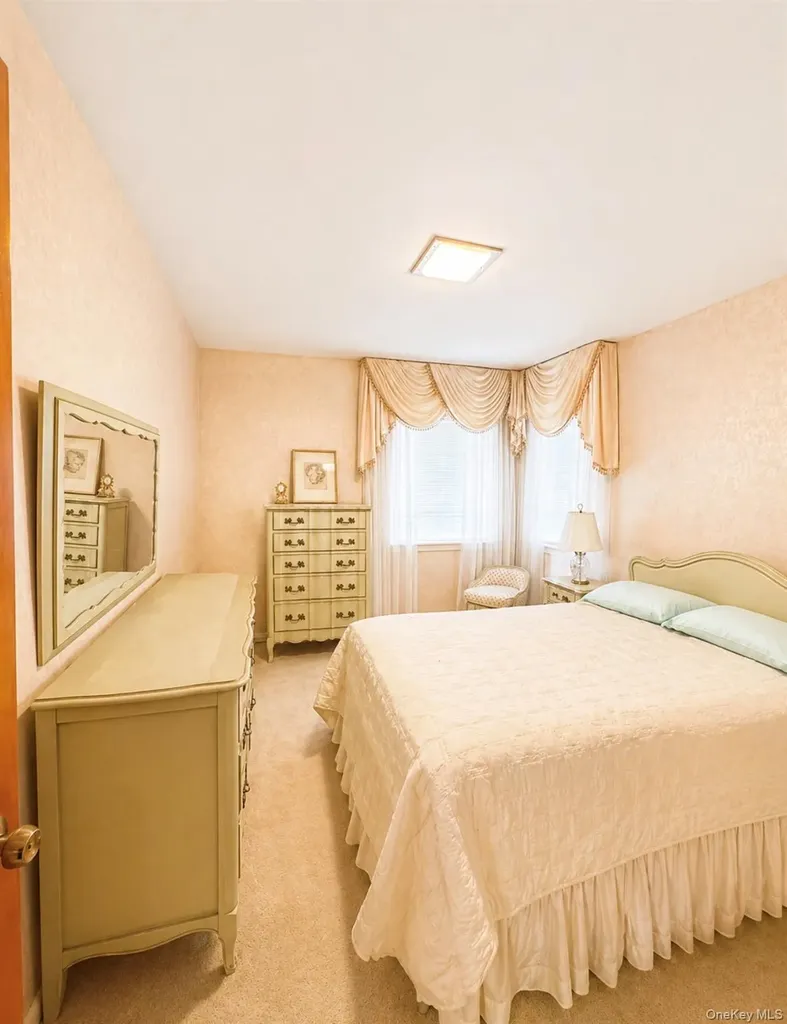 1209 Hempstead Avenue Malverne NY 11565