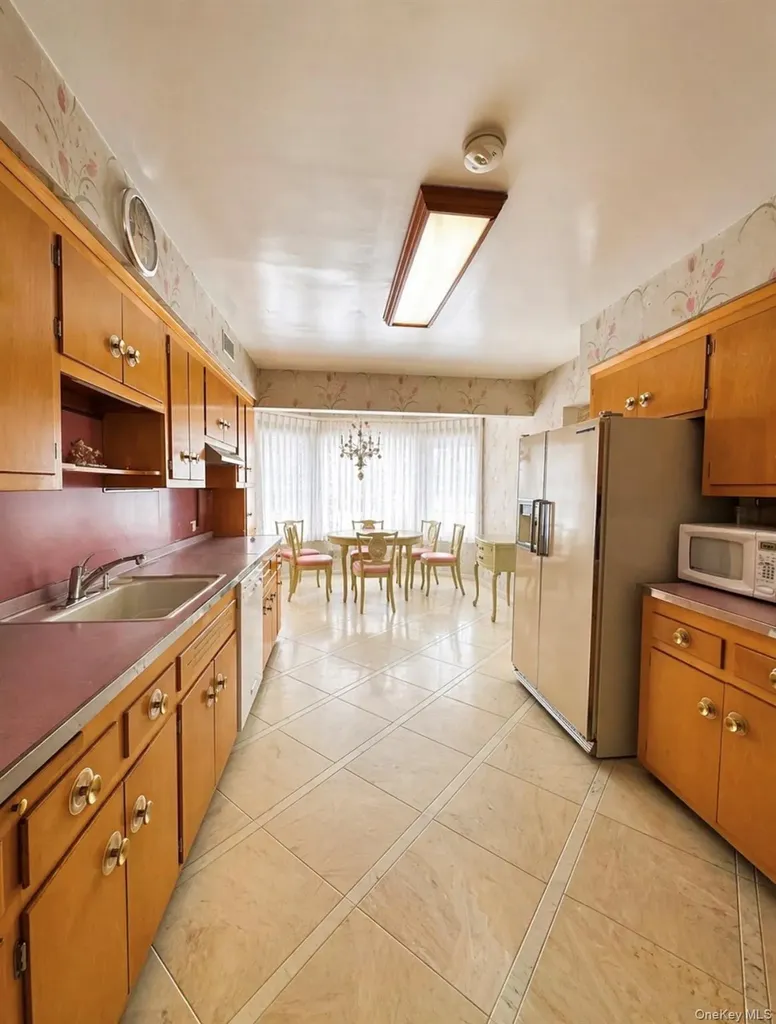 1209 Hempstead Avenue Malverne NY 11565