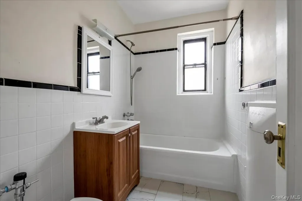 3545 81st Jackson Heights NY 11372