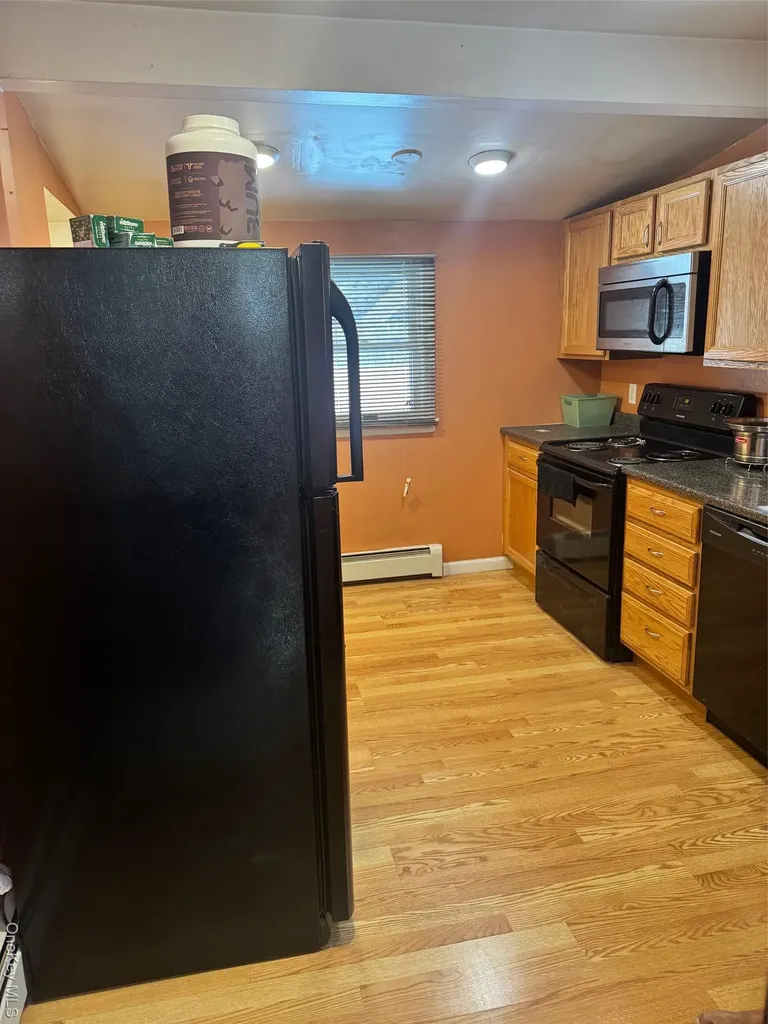 80 Earl Street Deer Park NY 11729