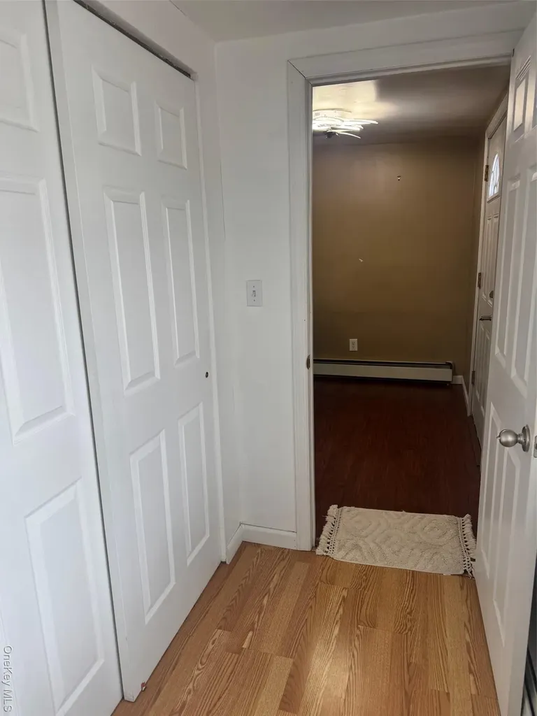 80 Earl Street Deer Park NY 11729